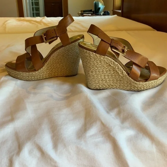 Micheal by Michael Kors Summer Wedges - Picture 4 of 12